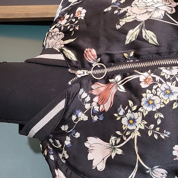 H&M Divided Black Floral Satin Bomber Zip Up Track Jacket Size 8 - Picture 2 of 6